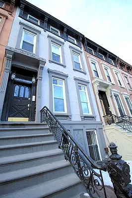 Rented by Elite NY Holdings | media 21