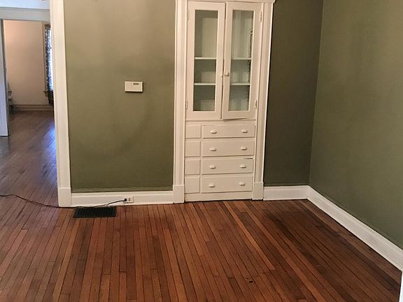 4th image of 22 Lexington Ave