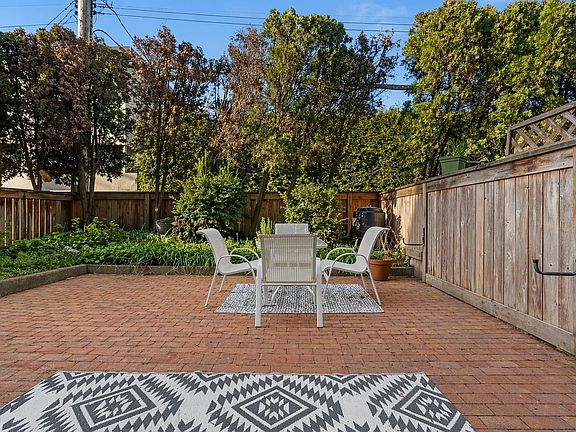 3rd image of 2475 York Ave #104