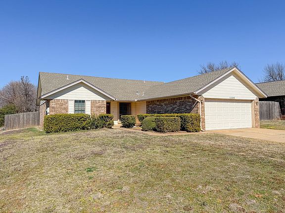 3rd image of 2205 Shamrock Dr