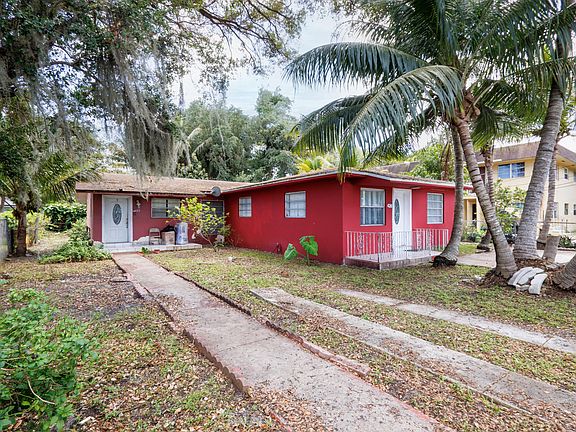 2nd image of 426 NE 166th Street #2