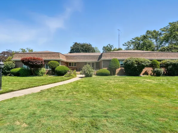5749 Ellsworth Ct, Merrillville, IN 46410