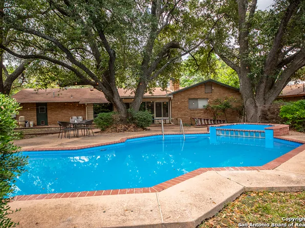 113 TRAVERTINE LN, Castle Hills, TX 78213