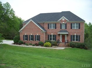 319 Hayfield Dr, Lynchburg, VA 24503