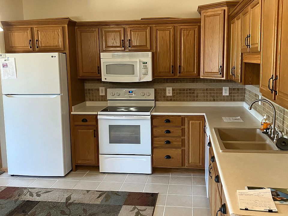 2nd image of 1305 SE Florence Dr Unit 108