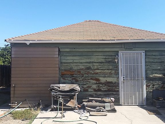 3rd image of 804 N Amelia Ave