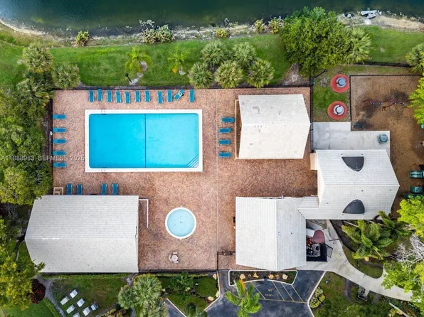 10766 Crescendo Cir, Boca Raton, FL 33498