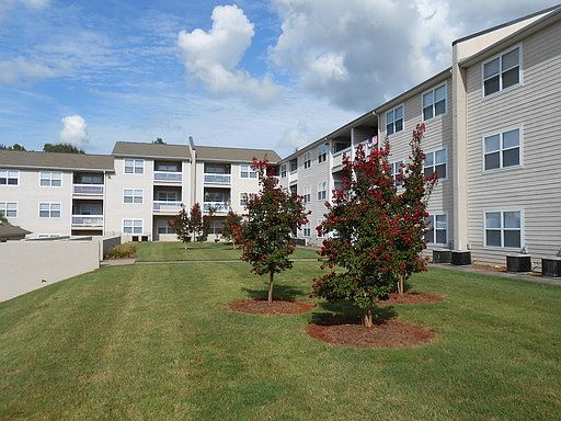 2nd image of 303 Country Club Dr NE APT L