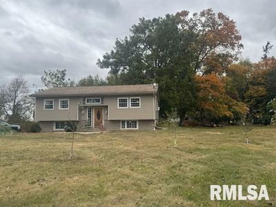 14517 N Elmore Rd, Elmwood, IL, 61529