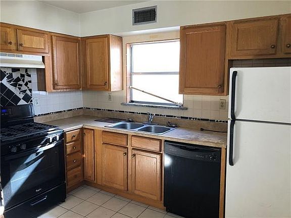 3rd image of 2918 New Orleans St Unit A
