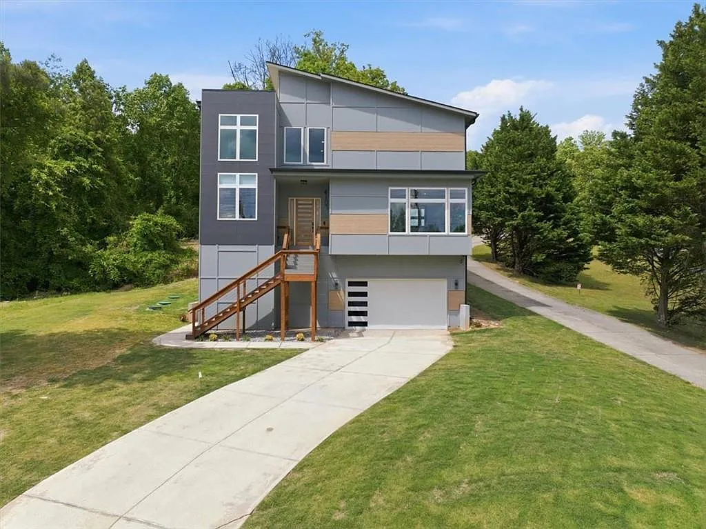 5 bed, 3.0 bath, 5185 sqft, $6,800 — Photo 3