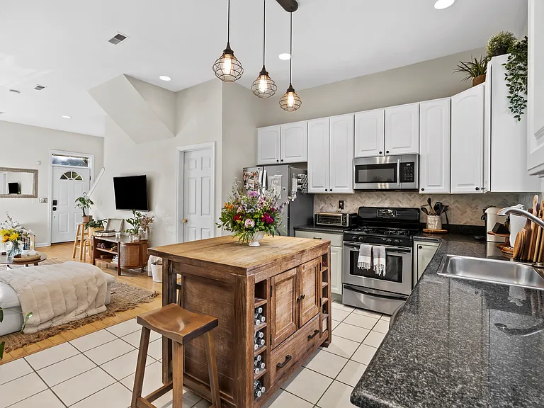 1129 N Orianna St — Photo 10