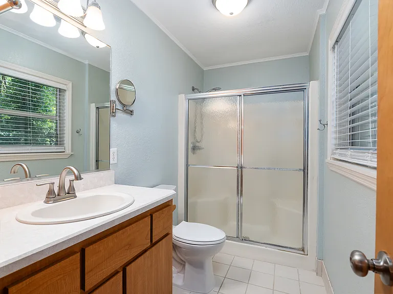 1194 NE 155th Ct — Photo 3
