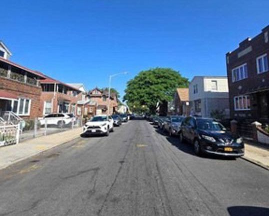 Exterior Neighborhood (street photo)