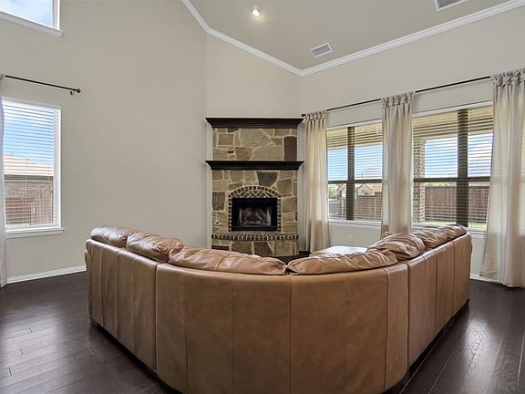 2nd image of 754 Sycamore Trl
