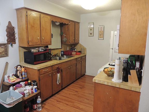 3rd image of 105 Parker St
