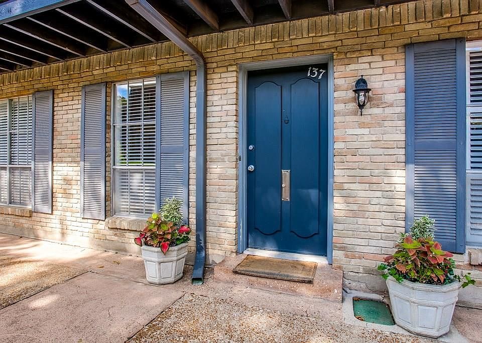 1st image of 5018 Les Chateaux Dr