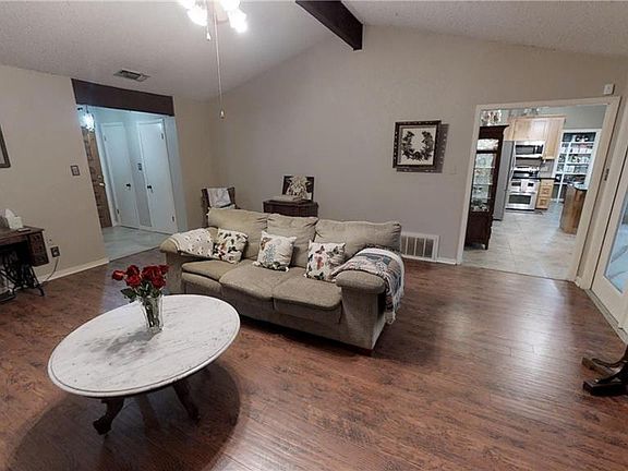 3rd image of 7108 Scenic Brook Dr