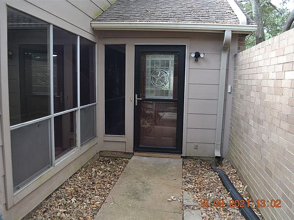 3rd image of 13933 Hollowgreen Dr