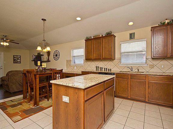 3rd image of 1088 Giberson Way