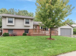 806 Hickory Dr, Huxley, IA 50124