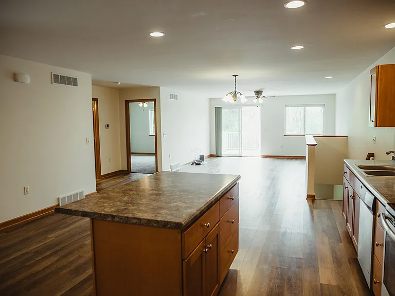 828 Oregon Parks Ave — Photo 10