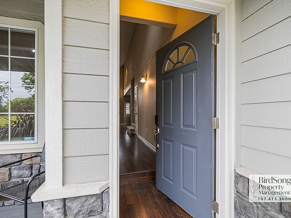 2nd image of 1412 Middlebrook Way