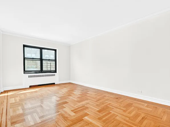 190 East Mosholu Parkway South image 24 of 36