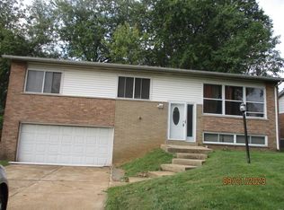 2022 Northaire Ln, Saint Louis, MO 63138