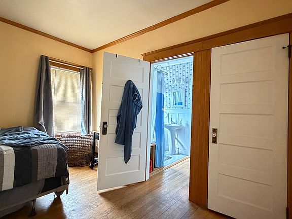 3rd image of 20 Lincoln Ave #2