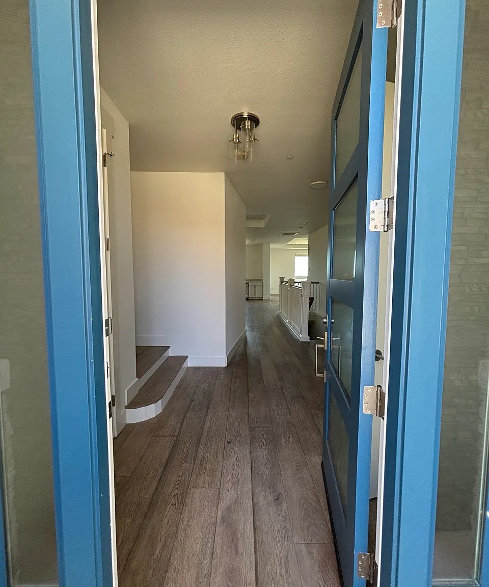 4 bed, 2.5 bath, 2100 sqft, $4,900 — Photo 3