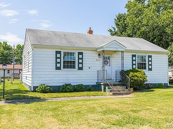 2nd image of 2605 Gay Ave