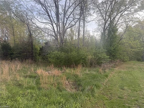 4th image of 2413 Price Rd