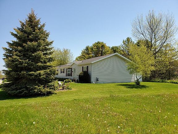 4th image of 416 Carrie Lynn Ave