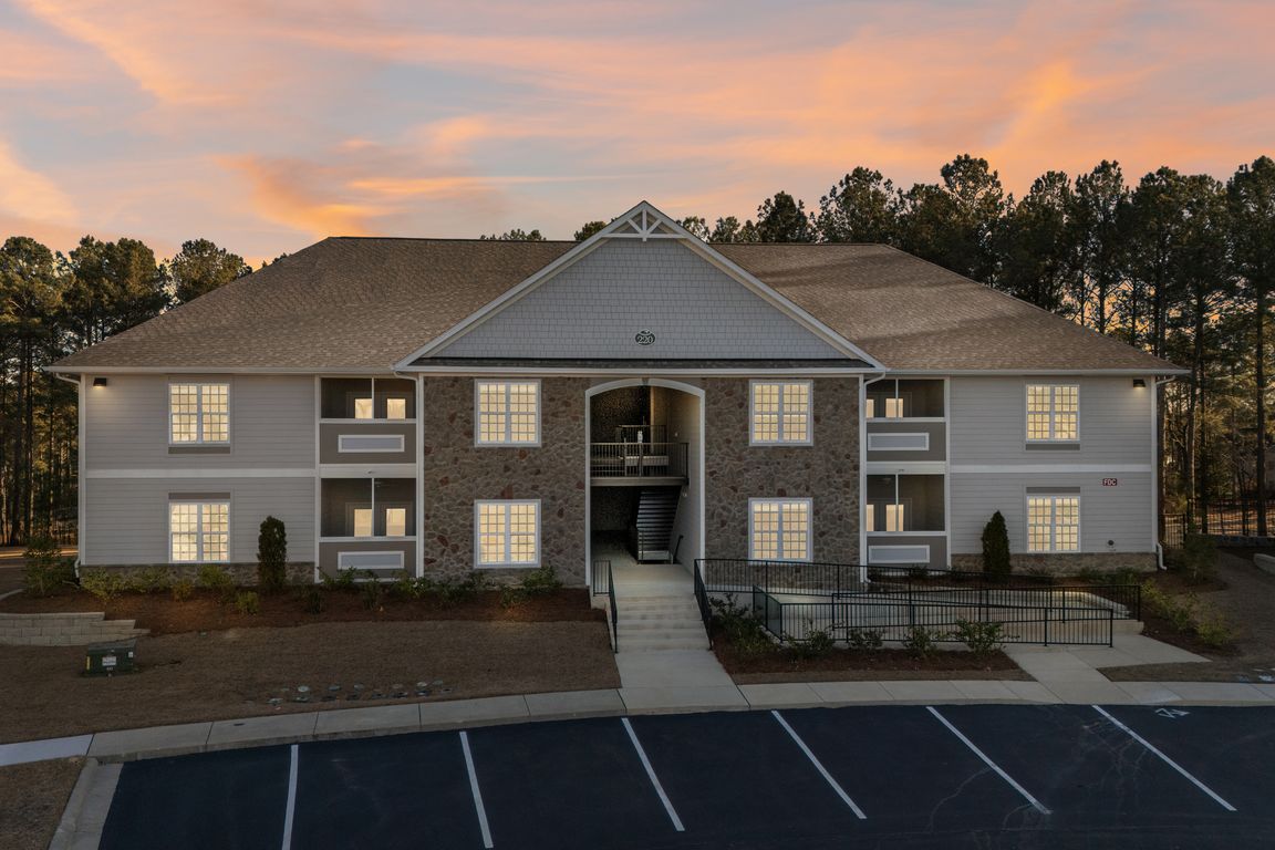 220 Gallery Dr Virtual twilight