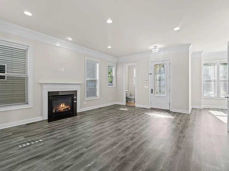 20617 Exchange St — Photo 5