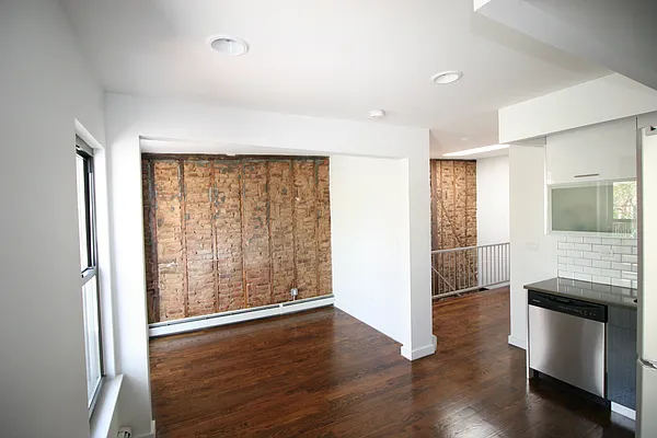 Rented by Peace of Mind Realty | media 23