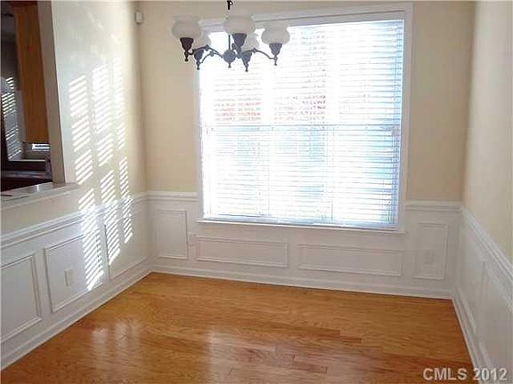 5th image of 8056 Lynwood Sq #0