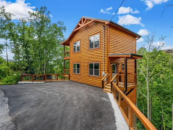 1868 Blue Tick Way, Sevierville, TN 37876