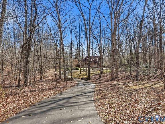 3rd image of 2410 Gobbler Ridge Rd