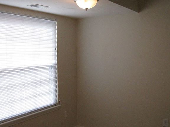 2nd image of 5520 Amhurst Ct