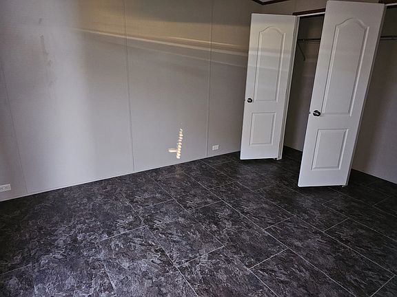 5th image of 4 Riviera Courts Dr #4
