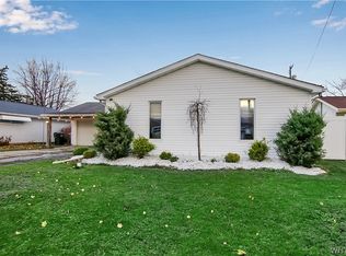 31 Michele Dr, Depew, NY 14043