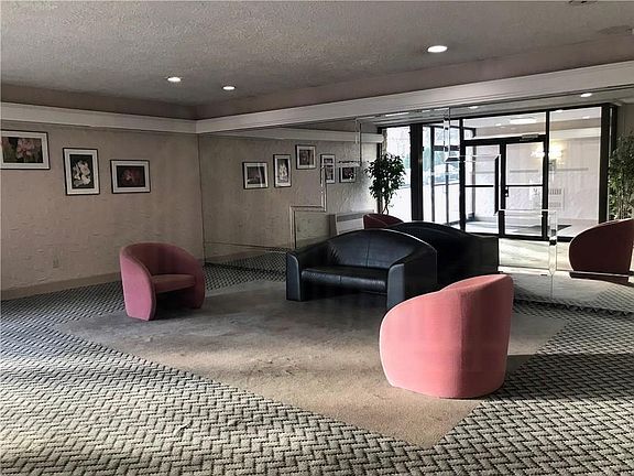 3rd image of 370 Central Park Ave