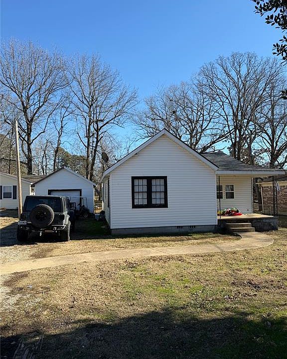 2nd image of 2418 Channon Dr