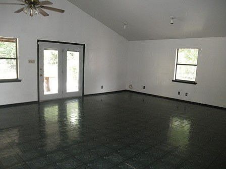 4th image of 1219 W Vestal Pl
