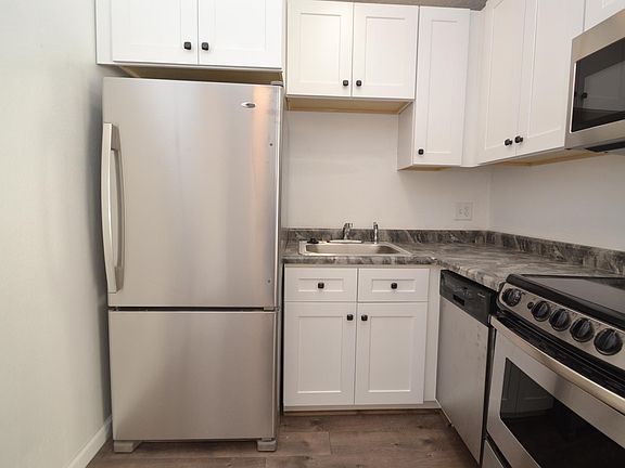 3rd image of 330 E 700 S APT L307