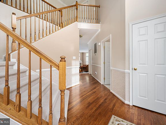 5th image of 2 Kinross Dr
