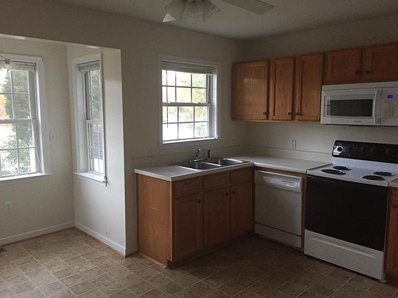 4th image of 2204 Una Ln
