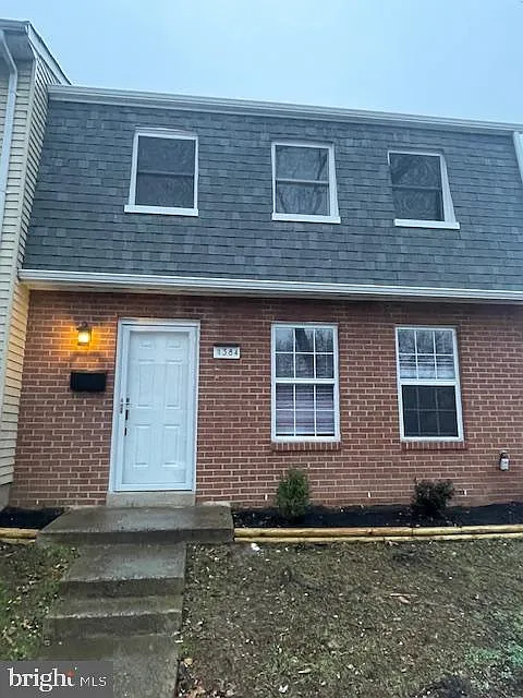 1384 Ironwood St photo 1